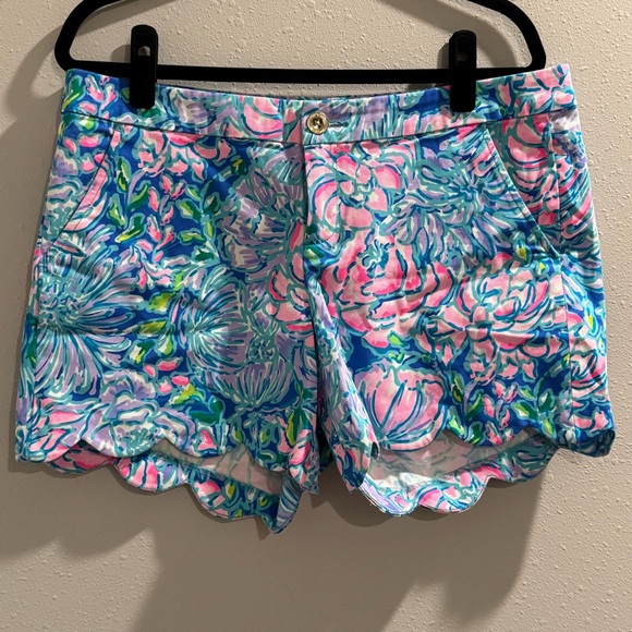 Lilly Pulitzer Women’s Size 12 In Full Bloom Buttercup Stretch Shorts Preppy NWT - Picture 1 of 7